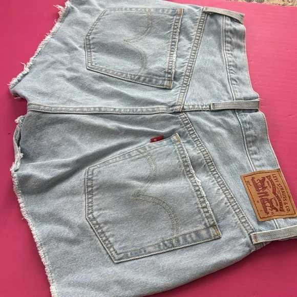 Levi's Jean Shorts - Picture 4 of 5